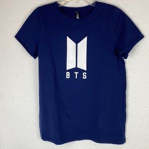 BTS by K-FRIENDZ GIRLS JUNIOR T-Shirt navy blue and white size Small NWOT.